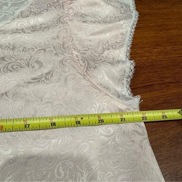 Vintage Lily‎ Of France Pale Pink Polyester Sateen Lace Trim Nightgown Sz Large - Picture 11 of 13